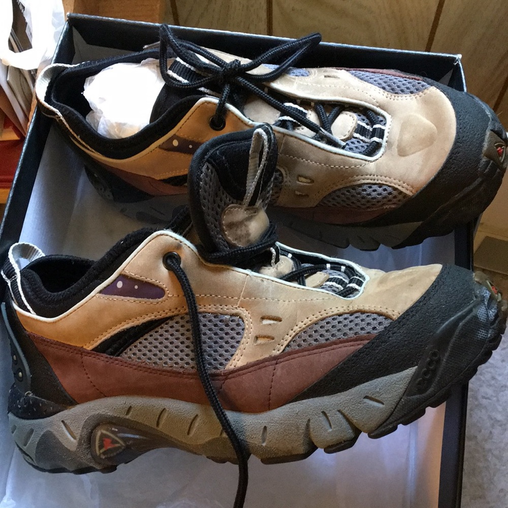 Ecco Ultimate Thrill shoes